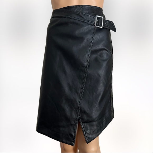 Divine H&M Split High Buckle Detail PU Leather Skirt - Picture 5 of 11